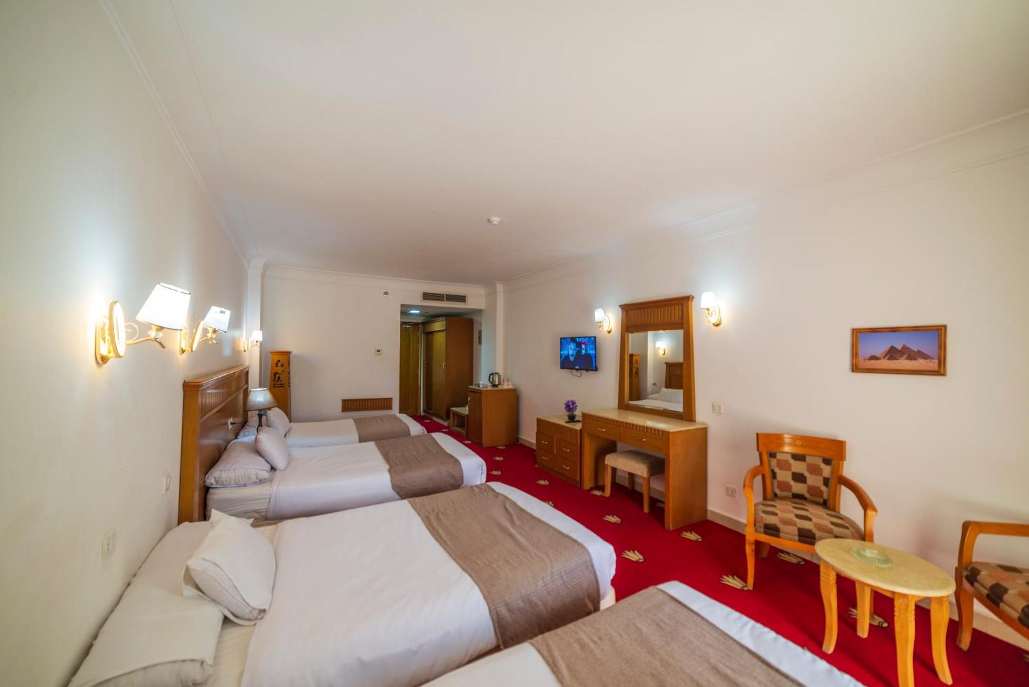 Regency Pyramids Hotel Kafret el-Gabal Eksteriør bilde