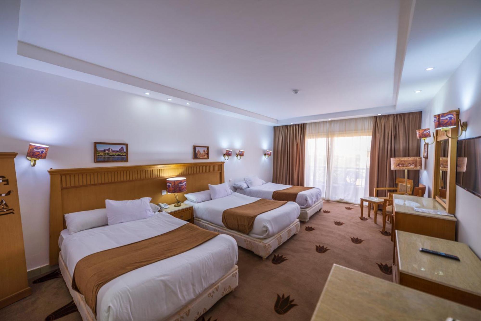 Regency Pyramids Hotel Kafret el-Gabal Eksteriør bilde